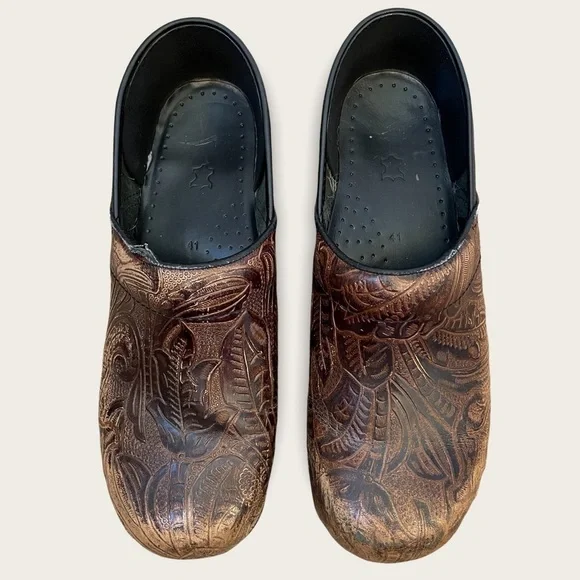 Dansko 41 professional clogs slip on shoes weathered tooled brown shoe - Picture 1 of 11